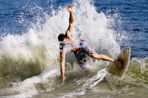 纳达尔鏖战五盘惊险晋级 法网第14冠征程艰难启程