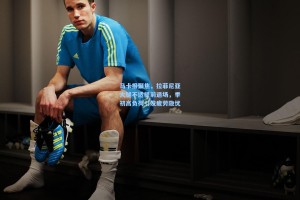 马卡报聚焦，拉菲尼亚大腿不适提前退场，季初高负荷引发疲劳隐忧