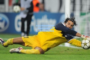 小法公开回应称呼风波，我始终尊称图多尔教练，他却回避我的姓名