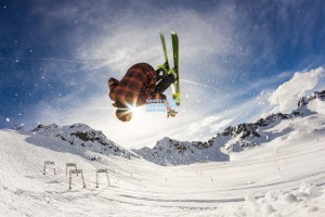 梅西亲笔签名新秀卡拍出天价 体育收藏市场见证传奇价值