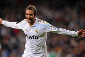 球迷文化塑造体育灵魂，从看台到社区的情感纽带