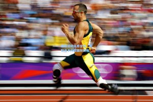 滑板运动风靡全球，年轻选手闪耀国际赛场